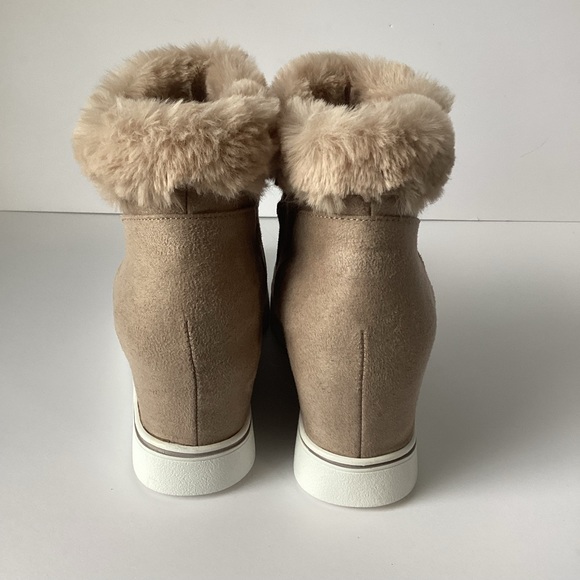 MAURICES: tan suede, feel faux fur topped wedge, bootie sneakers size 9 - Picture 4 of 8